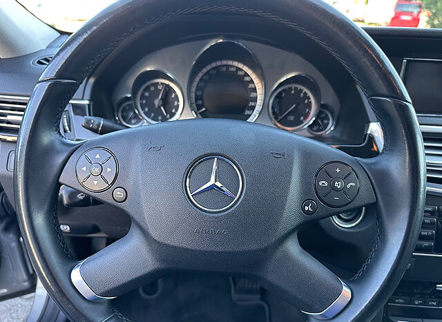 
								Mercedes-Benz E 250 vollständig									