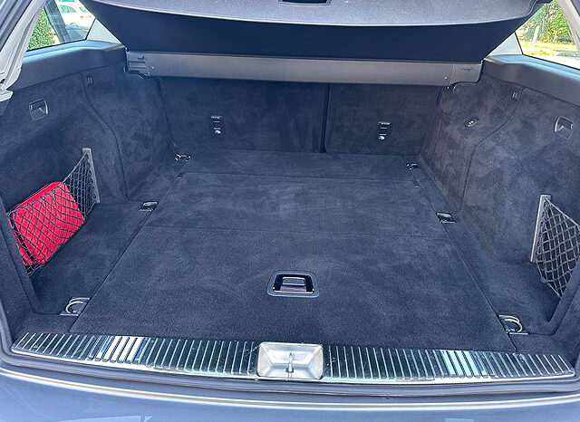
								Mercedes-Benz E 250 vollständig									