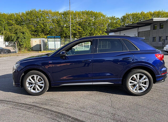 
								Audi Q3 vollständig									