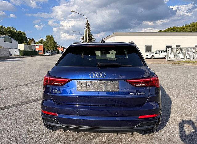 
								Audi Q3 vollständig									