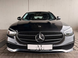
										Mercedes-Benz E 300 vollständig									