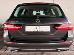
										Mercedes-Benz E 300 vollständig									
