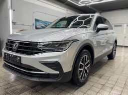 
										Volkswagen Tiguan vollständig									